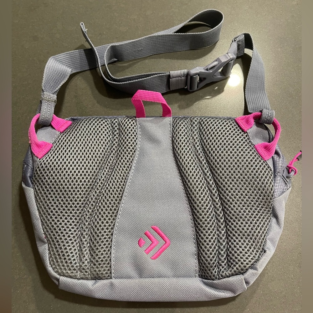 NWOT FANNY PACK/BELT BAG BY OUTDOOR PRODUCTS. Adjustable to 40”. Gray/Pink. - Picture 2 of 10